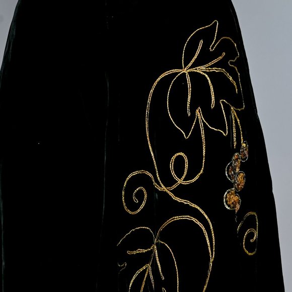706. VINTAGE Grapes Wine Black Velvet Midi Skirt with Gold Sequin Embroidered - Picture 9 of 11